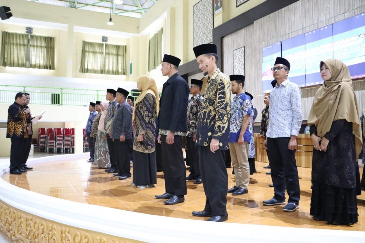 Rektor UIN Bukittinggi lantik Ketua dan Pengurus DPP IKA UIN Bukittinggi priode 2022 2027