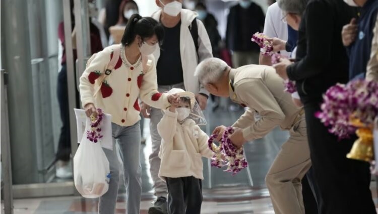 Tak Perlu Khawatir Terima Turis Tiongkok Asal Prokes 1 Turis -- Jokowi Sebut Tak Perlu Khawatir Terima Turis dari Tiongkok Asal Prokes. (JawaPos.com)