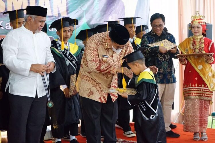 WABUP RICHI APRIAN RESMIKAN RUMAH TAHFIZH KARNIA HASRI