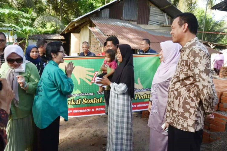 Walikota Genius Umar Apresiasi Organisasi Perangkat Indojalito Bedah Rumah Masyarakat