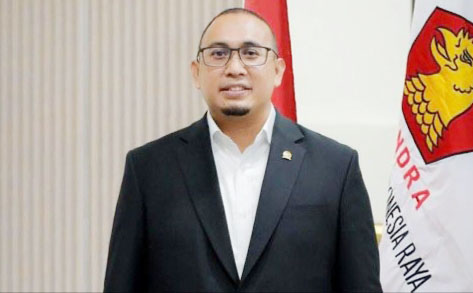 Andre Rosiade Minta PTPN Bantu Petani Remajakan Tanaman Kelapa Sawit di Sumbar 1 Anggota Komisi VI DPR RI dari Fraksi Gerindra Andre Rosiade