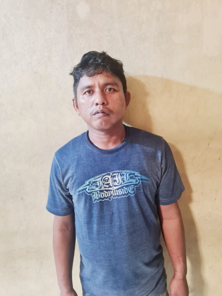 Kabur ke Jakarta, Pencuri Puluhan Komputer Ditangkap 1 PENCURI KOMPUTER— Pelaku RH (35) merupakan pelaku pencurian komputer di UPT SKB Kecamatan Sungai Limau ditangkap jajaran Satreskrim Polres Pariaman.