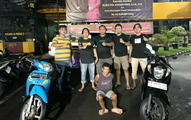 PENCURI MOTOR— Pelaku Sepriadi Gunawan yang terlibat kasus pencurian sepeda motor ditangkap Tim Klewang Polresta Padang.