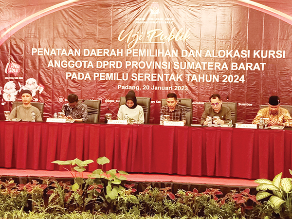 Lakukan Uji Publik, KPU Sumbar Usulkan 9 Dapil untuk Pemilu 2024 1 UJI PUBLIK— KPU Sumbar lakukan uji publik terhadap rancangan Dapil Anggota DPRD) Provinsi pada Pemilu 2024 mendatang. Hasilnya, KPU mengusulkan 9 Dapil untuk Pemilu 2024.