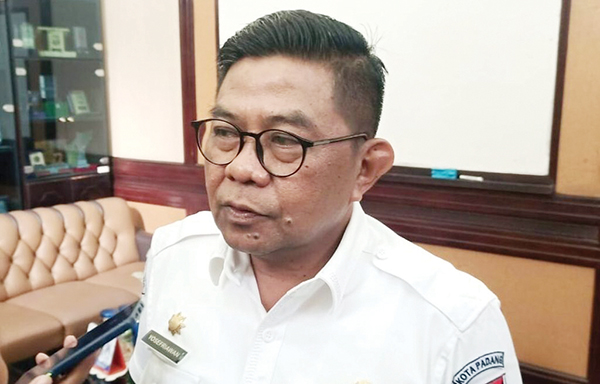 Aturan Iklan Racun Tembakau di Videotron masih Ambigu 1 Yosefriawan
Kepala Bapenda Kota Padang,