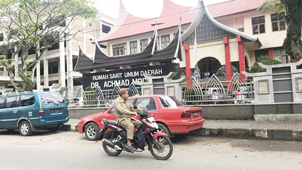 ILUSTRASI— Rumah Sakit Achmad Mochtar (RSAM) Bukittinggi.