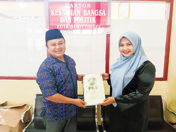 Serahkan Laporan Dana Banpol