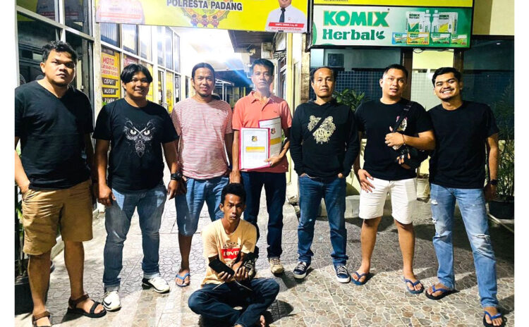 PELAKU PEMERASAN— Tim Klewang Satreskrim Polresta Padang berhasil mengamankan pelaku pemerasan terhadap sepasang kekasih, Minggu (5/2) dinihari WIB di kawasan Alanglaweh.