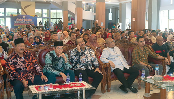 PKDP Kota Padang Halal Bi Halal, Mangumpuan Nan Taserak, Merajut Tali Badunsanak, Menuju PKDP Berkemajuan 1 Amril Amin Ketua DPD PKDP, Ketua Dewan Penyantun DPP PKDP H.Arisal Aziz, Wawako Pariaman Mardison Mahyudin dan lebih 1000 undangan mendengarkan ceramah ustadz Muhammad Arif pada acara halal bi halal.