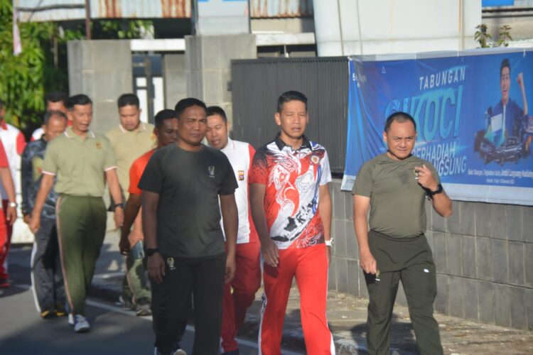 8ef8c2fe 0053 46b6 9d3a 6f93ac8825f1