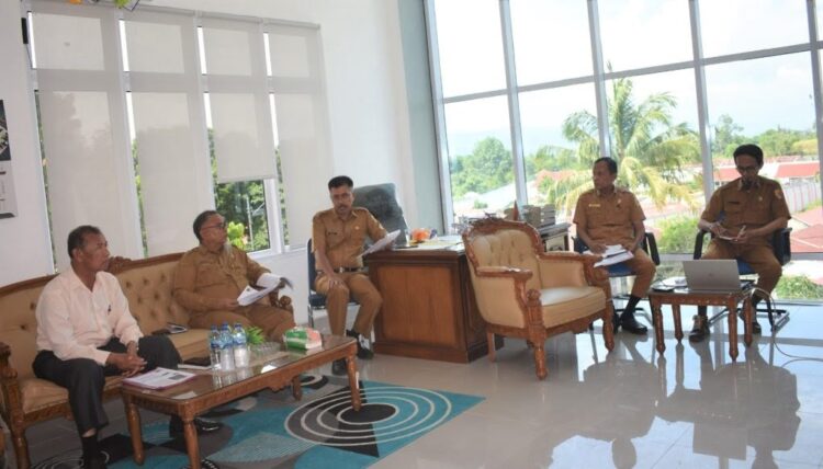 Calon Penghuni Rusunawa, Masuk Tahap Pembentukan Seleksi 1 PENENTUAN PENGHUNI RUSUNAWA —Tim seleksi menentukan warga yang berhak tinggal di Rusunawa, jalan lingkar utara, Kampung Jawa.