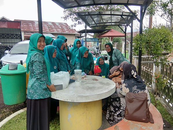PERSIAPAN LOMBA— Seluruh kader dan pengurus melakukan persiapan untuk menghadapi Lomba PKK Tingkat Provinsi Sumatera Barat, TP-PKK Kelurahan Tanah Pak Lambik (TPL), Kecamatan Padang Panjang Timur.