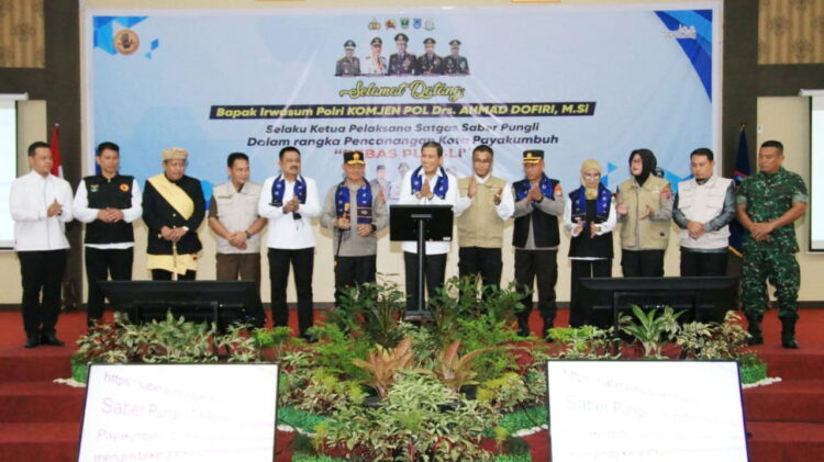 Dihadiri Irwasum Polri dan Kapolda Sumbar, Payakumbuh Dicanangkan jadi Kota Bebas Pungli 1 PENCANANGAN— Kegiatan pencanangan Kota Payakumbuh sebagai kota bebas pungli yang dihadiri Irwasum Polri, Komjen Pol Ahmad Dofiri.