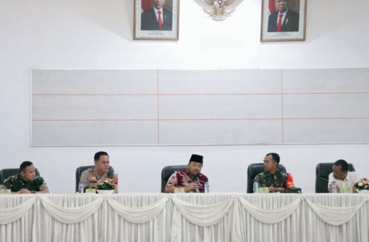 HADIRI LATSITARDANUS— Bupati Pasaman Benny Utama bersama Dandim dan Kapolres Pasaman ditemani oleh Sekda Pasaman hadir saat di acara Latihan Integrasi Taruna Wreda Nusantara (Latsitardanus) XLIII/2023.