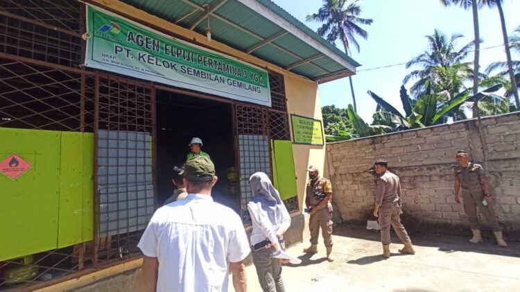 Terjadi Kelangkaan Gas 3 Kg, Pol PP Lakukan Sidak 1 SIDAK— Tim gabungan Sat Pol PP melakukan sidak ke sejumlan agen elpiji 3 kg.