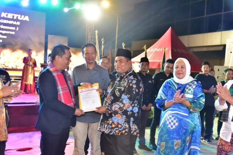 Kawal Anak-anak Yang Ikut Pelatihan, Wako Genius Umar Apresiasi Organisasi Gempar 1 ACARA—Wali Kota Pariaman H Genius Umar bersama Bupati Padangpariaman Suhatri Bur acara Gempar Riau.