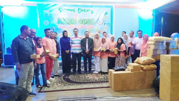 Genius Umar Apresiasi Pilar Pilar Sosial Kota Pariaman 1 FOTO BERSAMA—Wali Kota Pariaman H Genius Umar foto bersama saat acara.