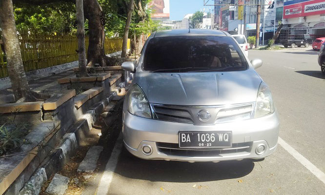 Dipinjam untuk Ajak Anak Berenang, Mobil Grand Livina Raib Dibawa Kabur Kawan 1 DIBAWA KABUR— Mobil Grand Livina milik Herich yang hilang dibawa kabur oleh temannya.