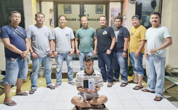 CURI HP— Pelaku HN (23) yang nekat mencuri Hp milik pelanggannya di Rental PS ditangkap jajaran Polsek Lubeg.