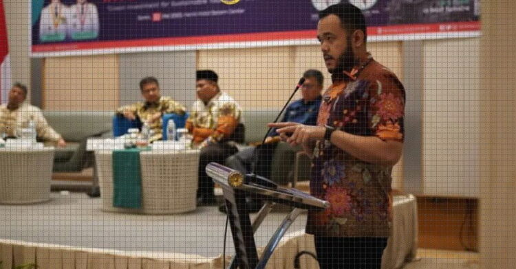 Fadly Amran Paparkan Peluang Investasi Rest Area di WSIF 2023 1 PAPARAN INVESTASI— Wali Kota H. Fadly Amran, BBA Datuak Paduko Malano paparkan peluang investasi Rest Area Silaing Bawah, Kecamatan Padang Panjang Barat (PPB) dalam kegiatan West Sumatera Investasi Forum 2023.
