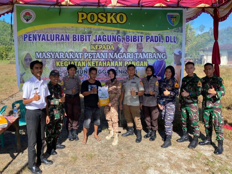 Berbaur dengan Petani, Taruna Latsitardanus Dukung Ketahanan Pangan di Pessel 1 13