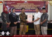 KPU Agam Serahkan Hasil Vermin Dokumen Bacaleg