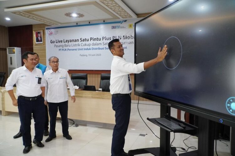 Launching--LN Unit Induk Distribusi (UID) Sumatera Barat Launching fitur mobile Layanan Satu Pintu Plus atau LSP+.