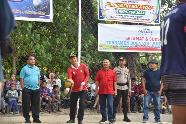 Tingkatkan Daya tahan Tubuh Dengan Olahraga, Konsep Sport Tourism, Genius Umar Apresiasi Ajang Olahraga 1 TURNAMEN VOLI— Wali Kota Genius Umar saat membuka pertandiingan bola voli.