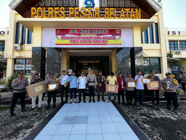 Wabub Pessel Rudi Hariyansyah, Apresiasi Pelaksanaan Siskampling. Wujudkan Kamtibmas 1 4 3