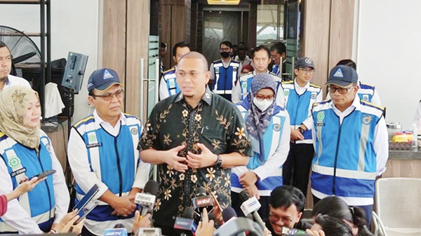 Andre Rosiade: Penyesuaian Tarif Tol Dibarengi Peningkatan Pelayanan 1 CEK TOL— Anggota Komisi VI DPR RI asal Sumbar Andre Rosiade sidak tol ruas Jakarta-Cikampek jelang lebaran Idul Fitri bulan lalu.