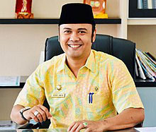 10 Pejabat Fungsional Pemkab Sijunjung Dilantik, Bupati Harapkan Tingkatkan Disiplin dan Etos Kerja 1 Bupati Sijunjung Benny Dwifa Yuswir