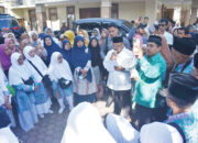 Bupati Agam Lepas Calon Jamaah Haji Agam Kloter 6 Embarkasi Padang