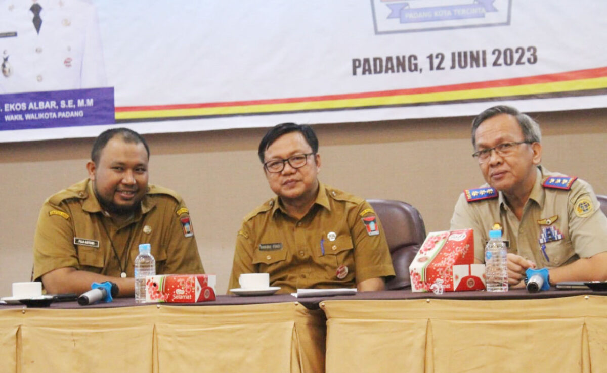 Dalam rangka meningkatkan peran Lembaga Adat