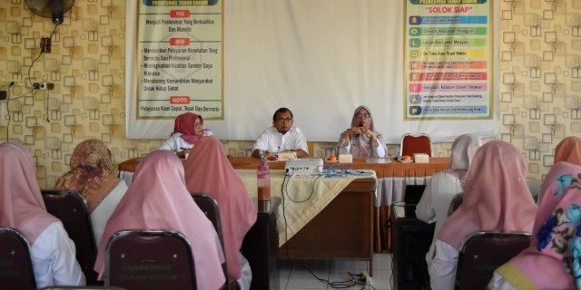 Tingkatkan Derajat Kesehatan Masyarakat, Pembinaan Terpadu harus Utamakan Skala Prioritas 1 RAPAT MONITORING— Dinas Kesehatan Kota Solok melalui Seksi Pelayanan Kesehatan melakukan Monitoring dan Evaluasi PIS-PK Terintegrasi Lintas Program.
