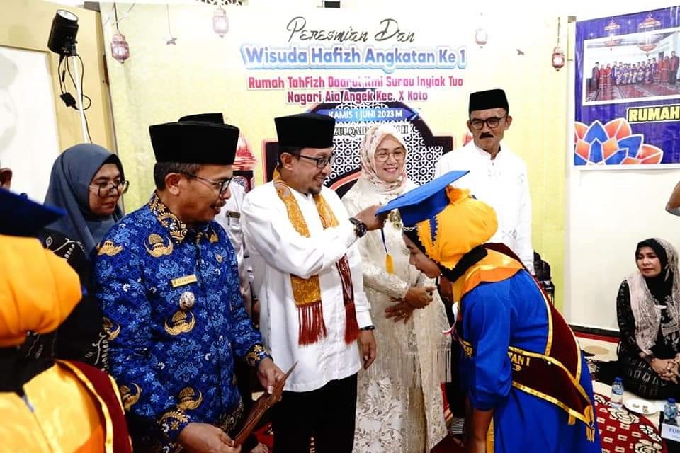 Hadiri Wisuda Hafizh di Aie Angek