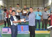 Walikota Genius Umar Serahkan Hadiah Open Turnamen Palapa Cup