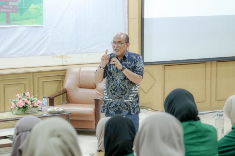 Jadi Narasumber Kegiatan Sekolah Legislatif di Unand, Ketua DPRD Sumbar Ingatkan Mahasiswa Soal Budaya Identitas Diri 1 NARASUMBER--Ketua DPRD Sumatera Barat Supardi menjadi narasumber kegiatan Sekolah Legislatif 2023.