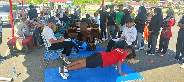 KONI Padangpanjang Konsentrasi Benahi Kondisi Fisik Atlet 1 TES KEMAMPUAN FISIK— Pelaksanaan tes kemampuan fisik atlet Kota Padangpanjang di GOR Bancah Laweh Padangpanjang, Minggu (25/6).
