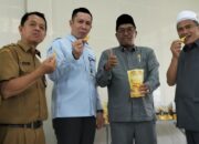 Jaswandi Cicipi Kelezatan Produk Fruit Chip Cubadak Masiak