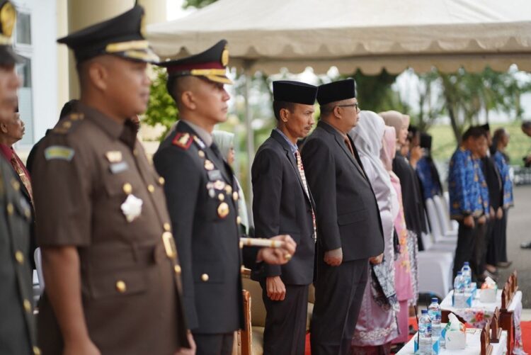 BUKA—Khairunnas saat membuka kegiatan Lomba Melukis dan Mewarnai Tingkat TK, KB, SPS se-Solok Selatan di GOR Supreme Energy, Rabu (31/5).