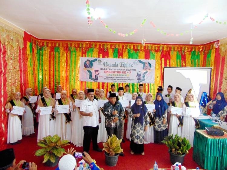 MTsN 1 Solok Selatan Gelar Wisuda