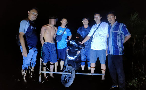BEGAL— Jajaran Polsek Lembah Melintang menangkap pelaku R yang membegal motor milik siswi SMA.