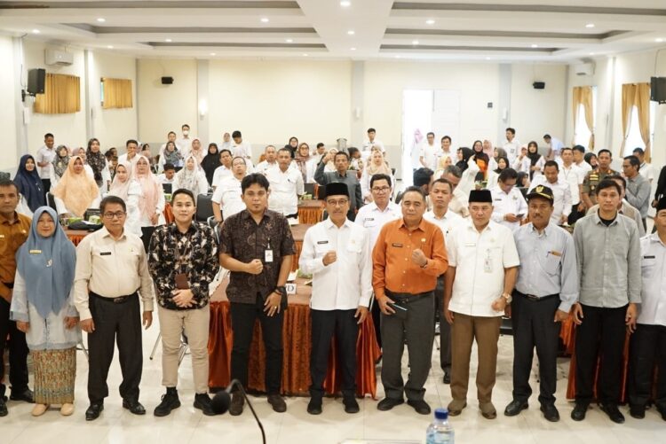 Raih Predikat BB, Pemkab Solsel Targetkan Penilaian SAKIP Tahun 2023 1 HADIRI—Bupati Solok Selatan H Khairunas saat menghadiri kegiatan pendampingan penguatan SAKIP.