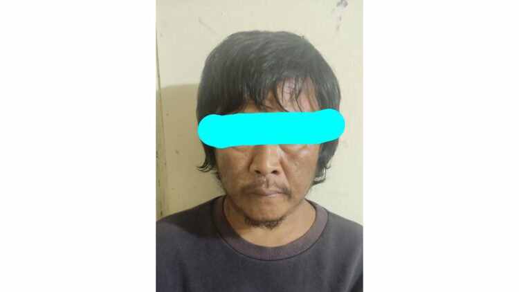 Pelaku FG (44) ditangkap jajaran Satreskrim Polres Payakumbuh lantaran nekat mencuri Hp dari laci motor yang tertinggal pemiliknya.