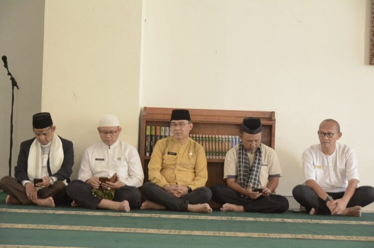 Persiapan Penilaian Smart City, Kominfo Minta Dukungan OPD 1 INGATKAN—Kepala Dinas Komunikasi dan Informatika (Kominfo), Drs. Ampera Salim, S.H, M.Si mengingatkan organisasi perangkat daerah (OPD) di lingkungan Pemko untuk mengimplementasikan pengunaan Tanda Tangan Eletronik.