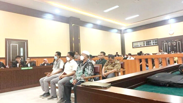 Vonis 7 Terdakwa Korupsi RSUD Pasbar Lebih Rendah dari Tuntutan, Jaksa Ajukan Banding 1 SIDANG— Tujuh terdakwa mengikuti sidang pembacaan putusan perkara korupsi pembangunan RSUD tahun anggaran 2018-2020 di Pengadilan Negeri Tipikor Padang,