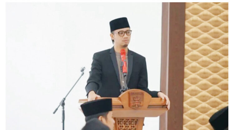 Erman Safar Ungkap Alasan Umumkan Kasus Inses ke Publik 1 MENGATAKAN—Wali Kota Bukittinggi, Erman Safar mengatakan pengungkapan kasus inses atau hubungan sedarah antara ibu dan anak laki-laki kandungnya bertujuan untuk menjadi kewaspadaan sosial di tingkat masyarakat.