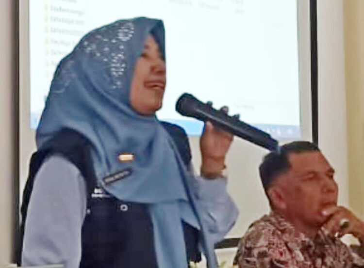 BERHARAP--Petani Manggis di Kubang Tangah, Kecamatan Lembah Segar, Sawahlunto berharap mendapatkan rumah kemas manggis.