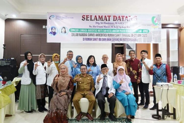 keramahan dan sopan santun itu sudah merupakan salah satu obat