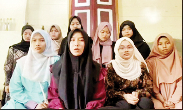 Usai Viral Sindir Tempat Tinggal Selama KKN di Bungus, 9 Mahasiswi KKN UNP Akhirnya Bikin Video Minta Maaf 1 PERMINTAAN MAAF TERBUKA— Sembilan mahasiswi UNP yang melakukan KKN di Bungus Barat, membuat video permintaan maaf berdurasi 1 menit 58 detik itu diunggah oleh akun TikTok dengan nama pengguna @bhabinbungusbaratdregd.